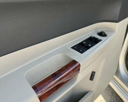 Белый Крайслер 300C, объемом двигателя 2.7 л и пробегом 122 тыс. км за 7800 $, фото 9 на Automoto.ua