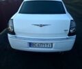 Белый Крайслер 300C, объемом двигателя 2.7 л и пробегом 255 тыс. км за 9000 $, фото 9 на Automoto.ua
