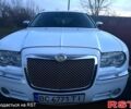 Белый Крайслер 300C, объемом двигателя 2.7 л и пробегом 255 тыс. км за 9000 $, фото 1 на Automoto.ua