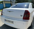Белый Крайслер 300C, объемом двигателя 2.7 л и пробегом 122 тыс. км за 7800 $, фото 3 на Automoto.ua