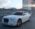 Белый Крайслер 300C, объемом двигателя 2.74 л и пробегом 260 тыс. км за 7800 $, фото 1 на Automoto.ua