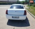Білий Крайслер 300C, об'ємом двигуна 2.74 л та пробігом 250 тис. км за 7500 $, фото 3 на Automoto.ua