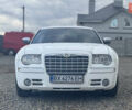 Белый Крайслер 300C, объемом двигателя 3.5 л и пробегом 197 тыс. км за 8300 $, фото 2 на Automoto.ua