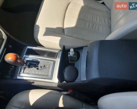 Білий Крайслер 300C, об'ємом двигуна 2.74 л та пробігом 250 тис. км за 7500 $, фото 7 на Automoto.ua