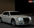 Белый Крайслер 300C, объемом двигателя 2.74 л и пробегом 240 тыс. км за 6900 $, фото 1 на Automoto.ua
