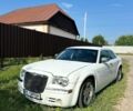 Белый Крайслер 300C, объемом двигателя 2.74 л и пробегом 270 тыс. км за 5800 $, фото 1 на Automoto.ua