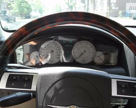 Білий Крайслер 300C, об'ємом двигуна 2.7 л та пробігом 150 тис. км за 9599 $, фото 18 на Automoto.ua