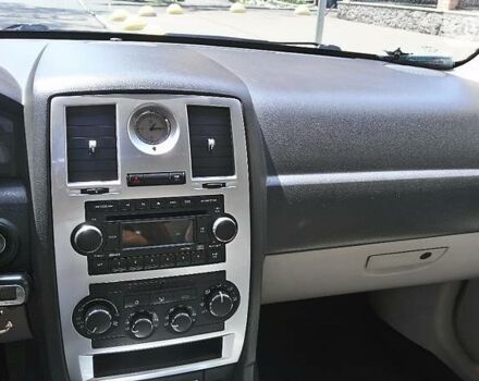 Білий Крайслер 300C, об'ємом двигуна 2.7 л та пробігом 150 тис. км за 9599 $, фото 17 на Automoto.ua