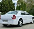 Белый Крайслер 300C, объемом двигателя 2.7 л и пробегом 224 тыс. км за 6000 $, фото 6 на Automoto.ua