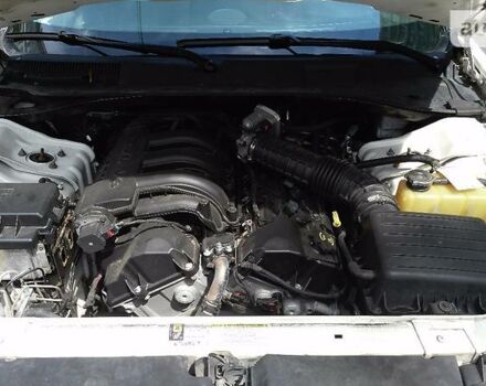 Білий Крайслер 300C, об'ємом двигуна 2.7 л та пробігом 150 тис. км за 9599 $, фото 12 на Automoto.ua