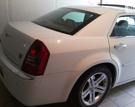 Білий Крайслер 300C, об'ємом двигуна 2.7 л та пробігом 150 тис. км за 9599 $, фото 10 на Automoto.ua