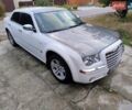 Белый Крайслер 300C, объемом двигателя 0 л и пробегом 276 тыс. км за 7900 $, фото 1 на Automoto.ua