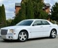 Белый Крайслер 300C, объемом двигателя 2.7 л и пробегом 224 тыс. км за 6000 $, фото 2 на Automoto.ua