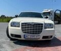 Белый Крайслер 300C, объемом двигателя 2.7 л и пробегом 180 тыс. км за 7240 $, фото 13 на Automoto.ua