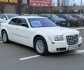 Білий Крайслер 300C, об'ємом двигуна 2.7 л та пробігом 190 тис. км за 6400 $, фото 1 на Automoto.ua