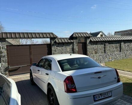 Білий Крайслер 300C, об'ємом двигуна 3.5 л та пробігом 250 тис. км за 8861 $, фото 5 на Automoto.ua