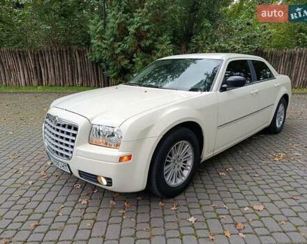 Білий Крайслер 300C, об'ємом двигуна 2.7 л та пробігом 320 тис. км за 5999 $, фото 6 на Automoto.ua