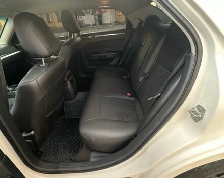 Крайслер 300C 2008 в Звенигородка на Automoto.ua Белый Крайслер 300C, объемом двигателя 3.5 л и пробегом 180 тыс. км за 8700 $, фото 5 на Automoto.ua