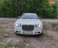 Білий Крайслер 300C, об'ємом двигуна 2.74 л та пробігом 237 тис. км за 7700 $, фото 1 на Automoto.ua