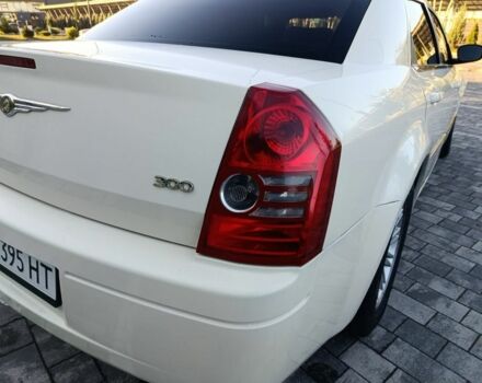 Крайслер 300C 2008 в Дрогобыче на Automoto.ua Белый Крайслер 300C, объемом двигателя 2.7 л и пробегом 276 тыс. км за 5750 $, фото 4 на Automoto.ua