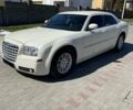Белый Крайслер 300C, объемом двигателя 2.7 л и пробегом 180 тыс. км за 7240 $, фото 1 на Automoto.ua