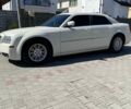 Белый Крайслер 300C, объемом двигателя 2.7 л и пробегом 180 тыс. км за 7240 $, фото 5 на Automoto.ua