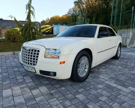 Крайслер 300C 2008 в Дрогобыче на Automoto.ua Белый Крайслер 300C, объемом двигателя 2.7 л и пробегом 276 тыс. км за 5750 $, фото 2 на Automoto.ua