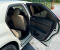 Белый Крайслер 300C, объемом двигателя 2.7 л и пробегом 180 тыс. км за 7240 $, фото 18 на Automoto.ua