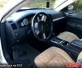 Белый Крайслер 300C, объемом двигателя 2.7 л и пробегом 200 тыс. км за 5100 $, фото 4 на Automoto.ua