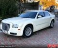 Белый Крайслер 300C, объемом двигателя 2.7 л и пробегом 200 тыс. км за 5100 $, фото 1 на Automoto.ua