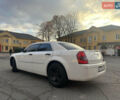 Белый Крайслер 300C, объемом двигателя 3.5 л и пробегом 250 тыс. км за 10000 $, фото 6 на Automoto.ua