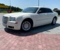 Белый Крайслер 300C, объемом двигателя 2.7 л и пробегом 180 тыс. км за 7240 $, фото 10 на Automoto.ua