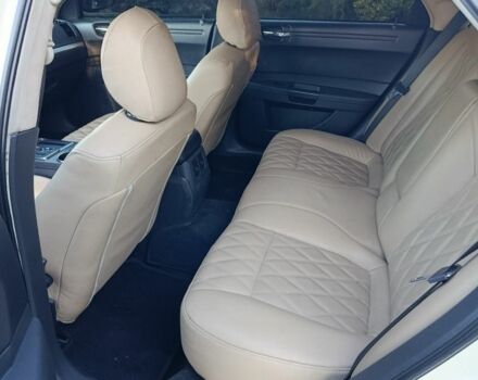 Крайслер 300C 2008 в Дрогобыче на Automoto.ua Белый Крайслер 300C, объемом двигателя 2.7 л и пробегом 276 тыс. км за 5750 $, фото 6 на Automoto.ua