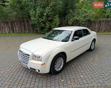 Білий Крайслер 300C, об'ємом двигуна 2.7 л та пробігом 320 тис. км за 5999 $, фото 5 на Automoto.ua