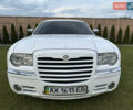 Білий Крайслер 300C, об'ємом двигуна 2.74 л та пробігом 121 тис. км за 6900 $, фото 2 на Automoto.ua