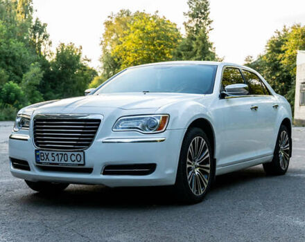 Білий Крайслер 300C, об'ємом двигуна 3.6 л та пробігом 232 тис. км за 14300 $, фото 6 на Automoto.ua