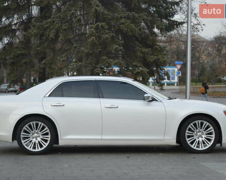 Белый Крайслер 300C, объемом двигателя 3.6 л и пробегом 202 тыс. км за 12999 $, фото 13 на Automoto.ua
