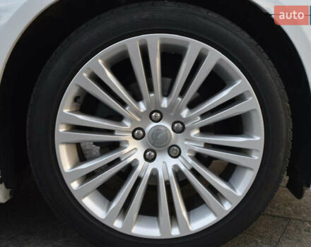 Белый Крайслер 300C, объемом двигателя 3.6 л и пробегом 202 тыс. км за 12999 $, фото 2 на Automoto.ua