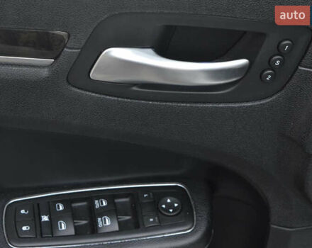 Белый Крайслер 300C, объемом двигателя 3.6 л и пробегом 202 тыс. км за 12999 $, фото 9 на Automoto.ua