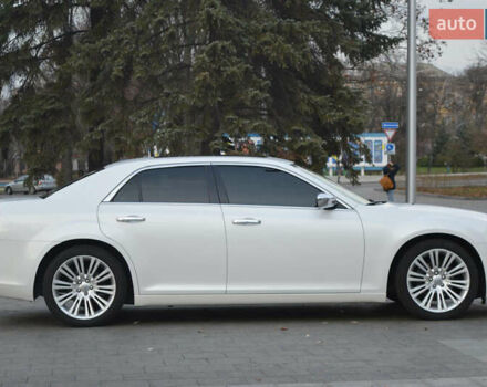 Белый Крайслер 300C, объемом двигателя 3.6 л и пробегом 202 тыс. км за 12999 $, фото 12 на Automoto.ua