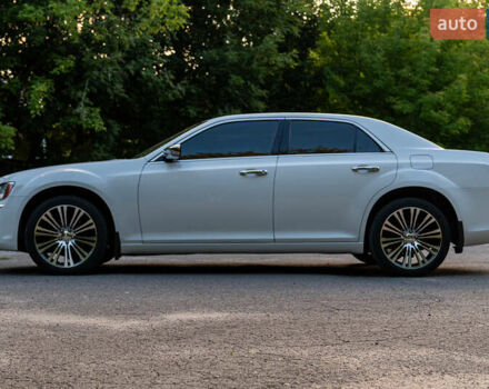 Білий Крайслер 300C, об'ємом двигуна 3.6 л та пробігом 232 тис. км за 14300 $, фото 11 на Automoto.ua