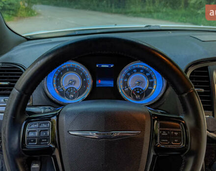 Білий Крайслер 300C, об'ємом двигуна 3.6 л та пробігом 232 тис. км за 14300 $, фото 23 на Automoto.ua