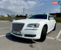 Белый Крайслер 300C, объемом двигателя 3.6 л и пробегом 130 тыс. км за 13900 $, фото 2 на Automoto.ua