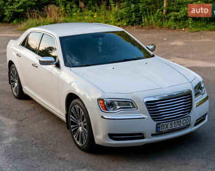 Білий Крайслер 300C, об'ємом двигуна 3.6 л та пробігом 232 тис. км за 14300 $, фото 9 на Automoto.ua