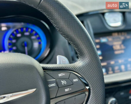 Белый Крайслер 300C, объемом двигателя 3.6 л и пробегом 168 тыс. км за 14900 $, фото 42 на Automoto.ua