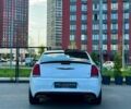 Білий Крайслер 300C, об'ємом двигуна 3.6 л та пробігом 168 тис. км за 14900 $, фото 2 на Automoto.ua