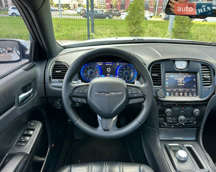 Белый Крайслер 300C, объемом двигателя 3.6 л и пробегом 168 тыс. км за 14900 $, фото 23 на Automoto.ua
