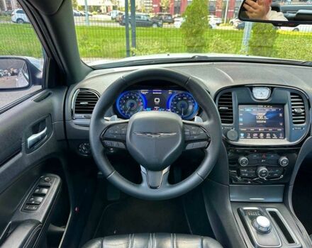 Білий Крайслер 300C, об'ємом двигуна 3.6 л та пробігом 168 тис. км за 14900 $, фото 17 на Automoto.ua