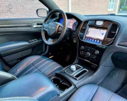 Белый Крайслер 300C, объемом двигателя 3.6 л и пробегом 71 тыс. км за 8600 $, фото 10 на Automoto.ua
