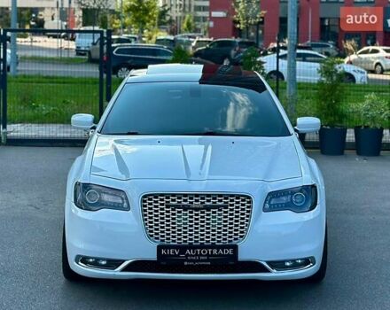 Белый Крайслер 300C, объемом двигателя 3.6 л и пробегом 168 тыс. км за 14900 $, фото 5 на Automoto.ua